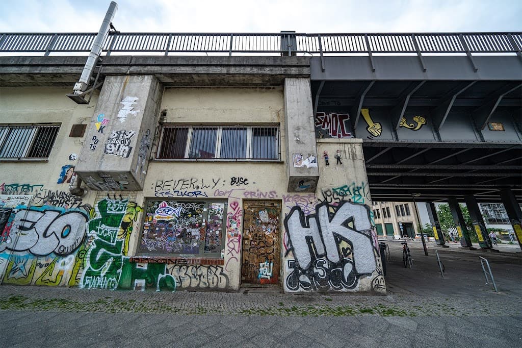 Tor mit Keule